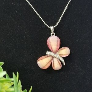 Butterfly pendant necklace W/rhinestones